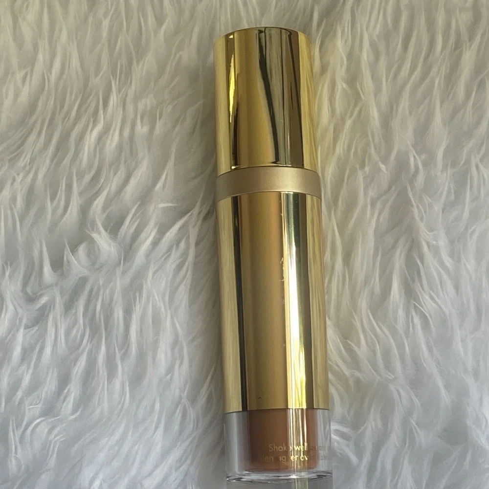 Stila Hide & Chic Fluid Foundation - Deep‎ 2, New without Box